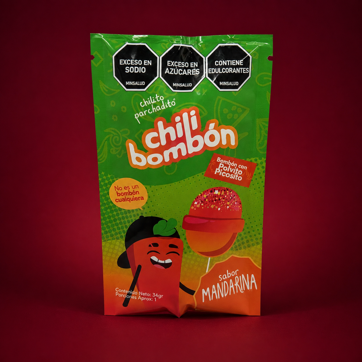 Chili bombon mandarina sobre fondo vino