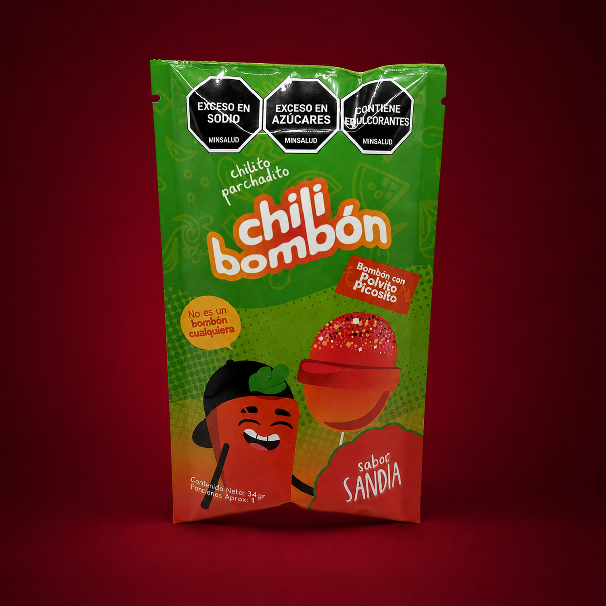 Chili bombon sandia sobre fondo vino